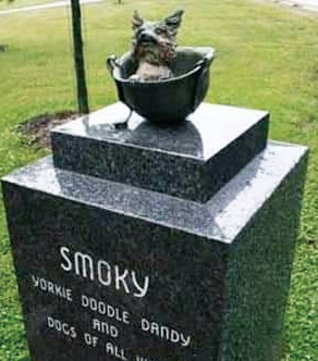 Один з пам’ятників знаменитій собаці у США.