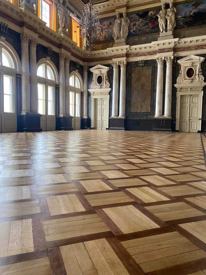 ПІСЛЯ реставрації підлоги. Фото з Фейсбуку Ростислава Тістика